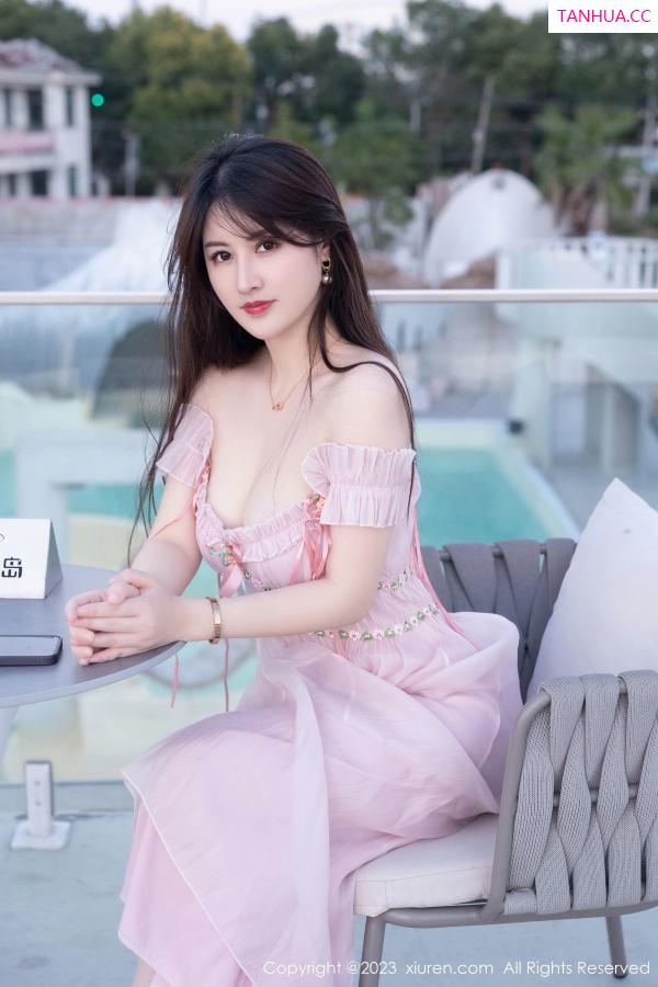 陈诗诗 诗诗 [XiuRen]高清写真图 2023.11.15 No.7666 诗诗kiki 长裙美臀第5张图片